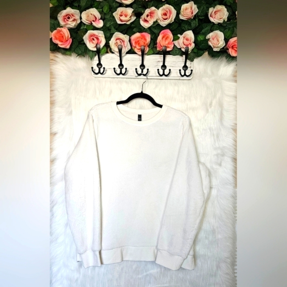GAIAM Classic Ultra Soft Polar White Pullover Sweater